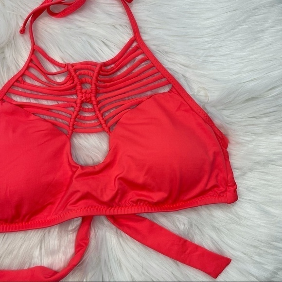 NWOT BECCA Macrame Halter Bikini Top - Picture 6 of 11